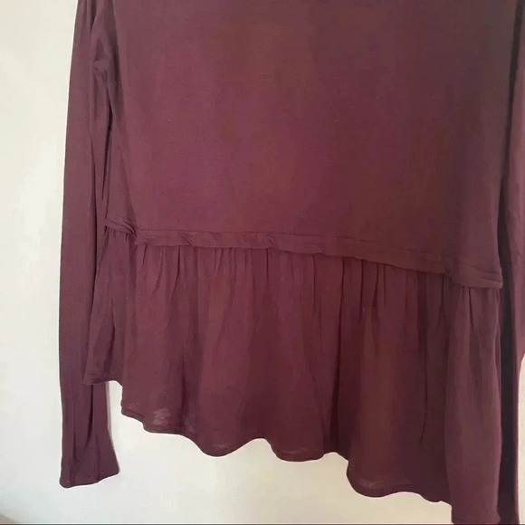 Aritzia  | Wilfred Plumb/Wine Peplum Top - Picture 3 of 5